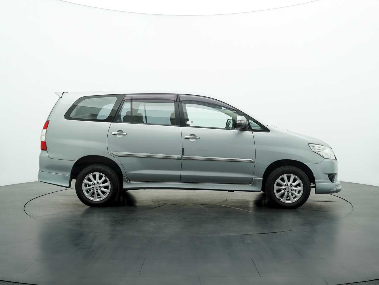 used 2011 Toyota Innova G 2.0