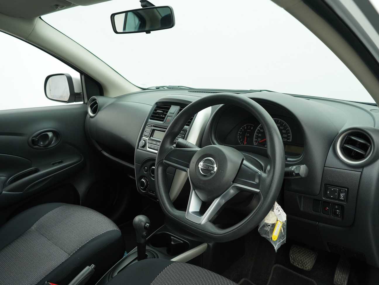 terpakai 2021 Nissan Almera E 1.5