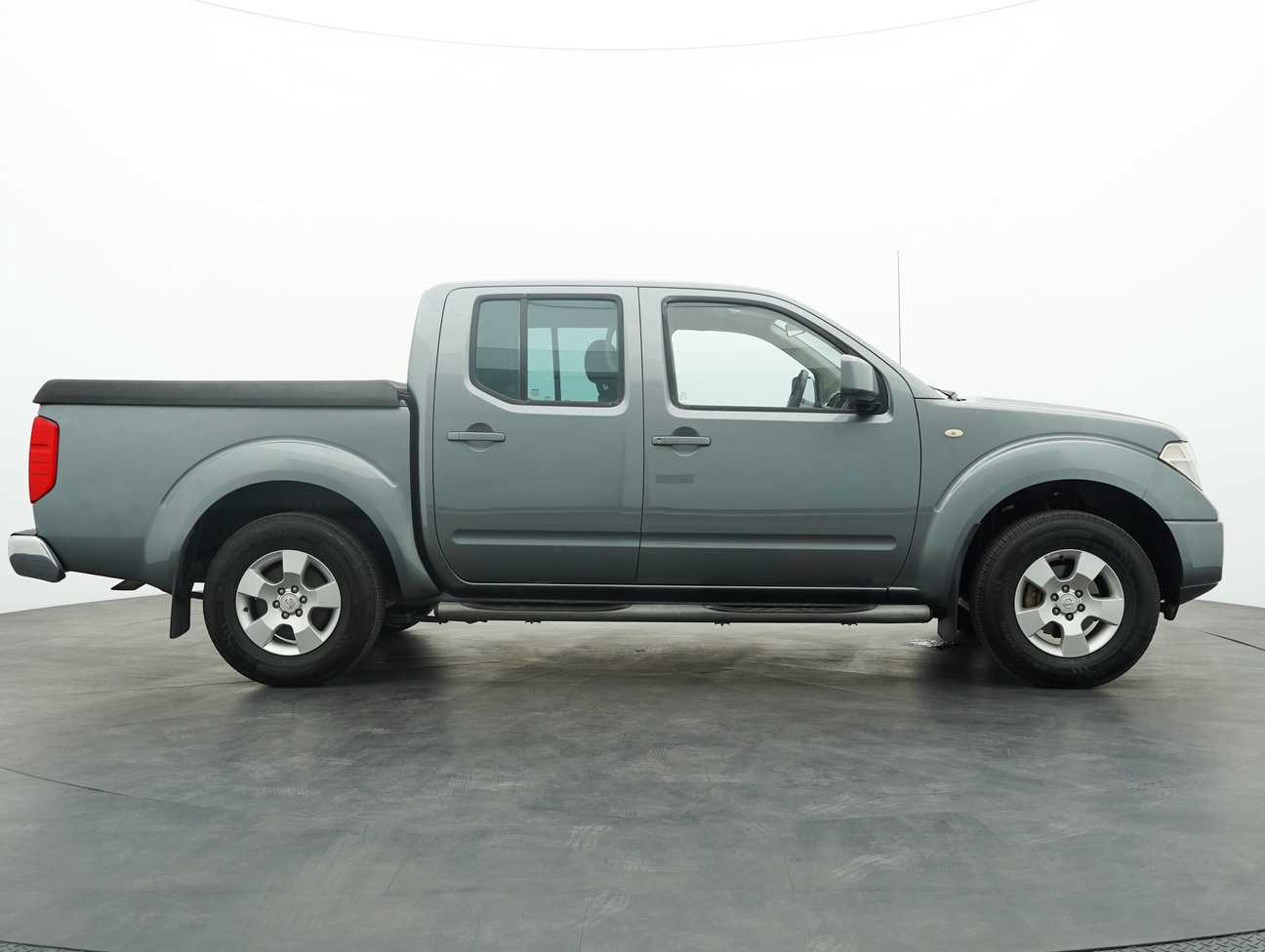 used 2015 Nissan NAVARA 4X2 2.5