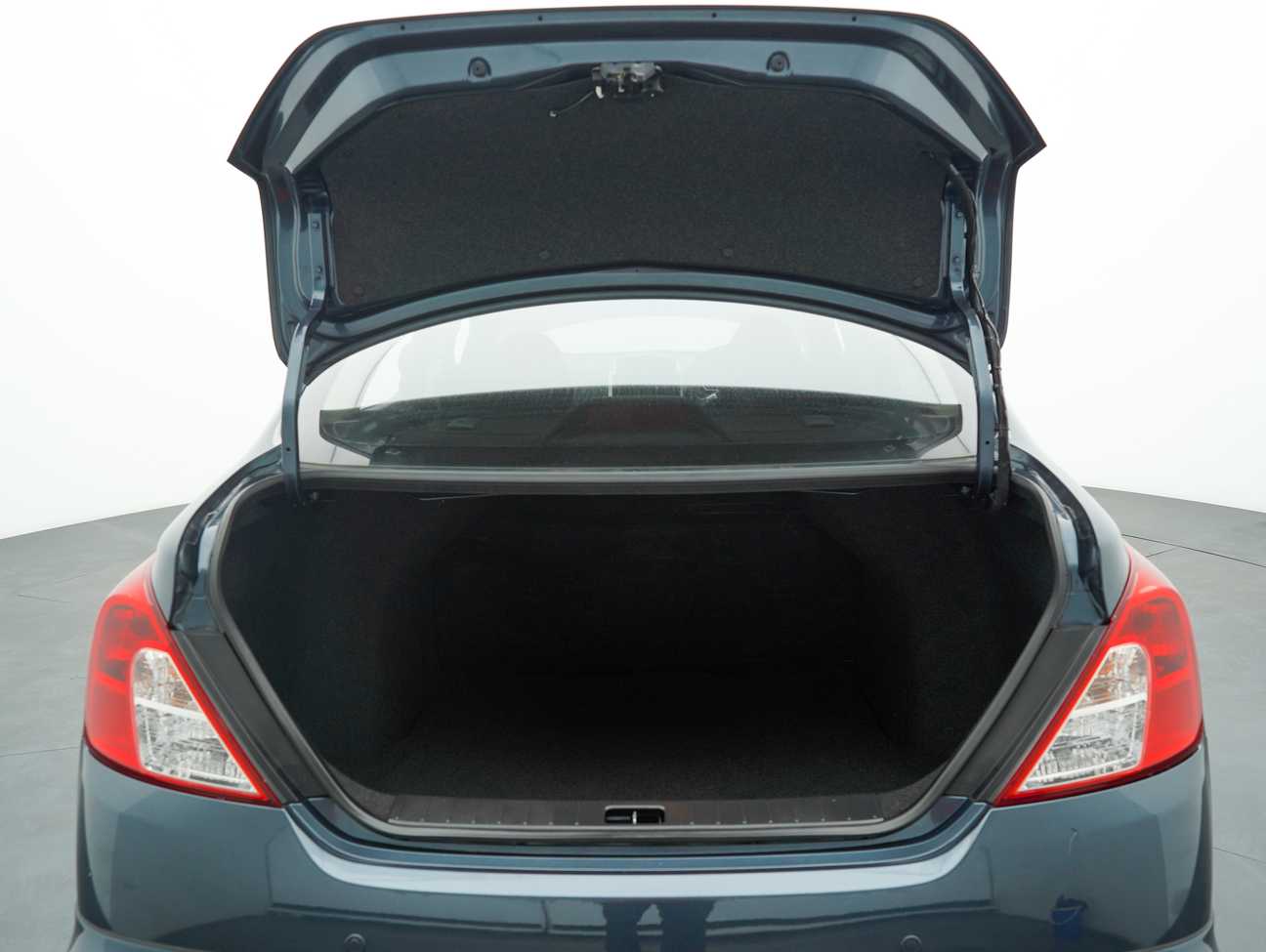 used 2015 Nissan Almera VL 1.5