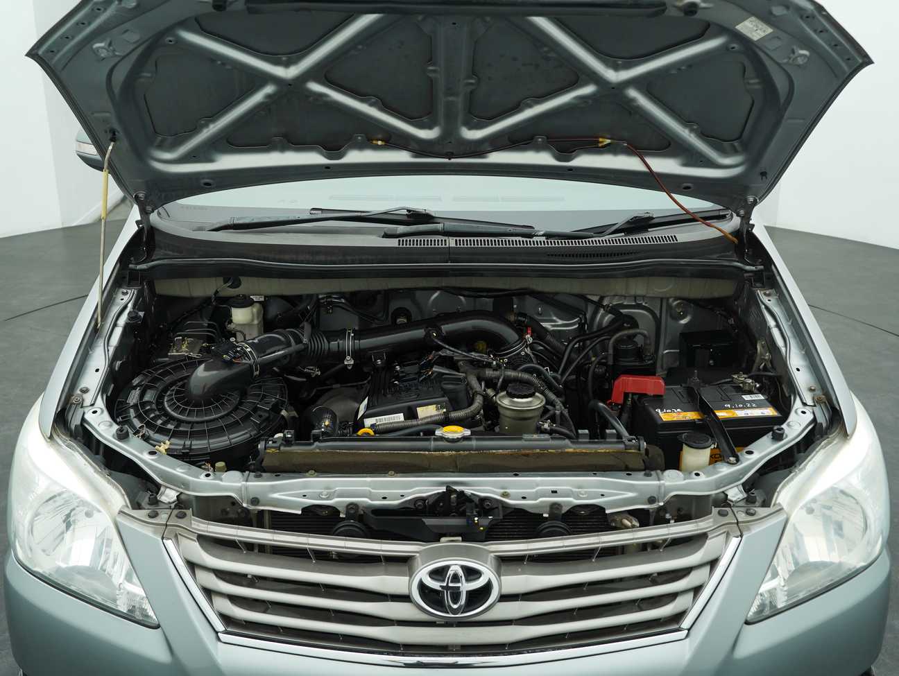 used 2011 Toyota Innova G 2.0