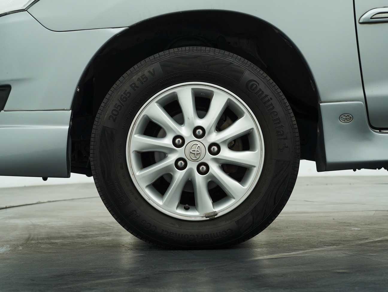 used 2011 Toyota Innova G 2.0