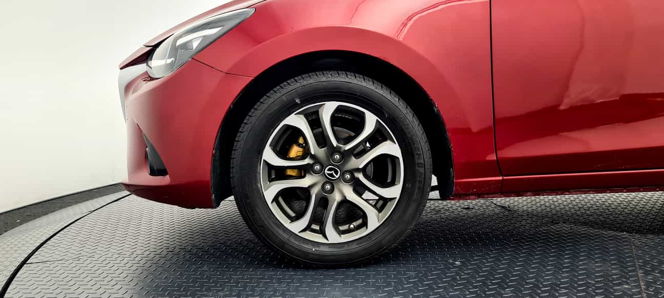 terpakai 2015 Mazda 2 SEDAN 1.5