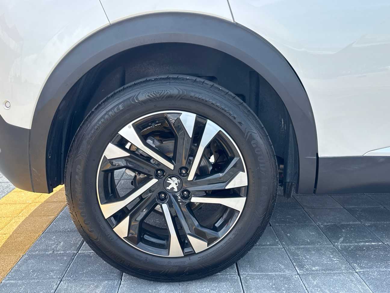 used 2024 Peugeot 2008 Allure 1.2