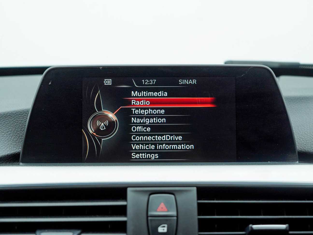 terpakai 2015 BMW 320i M Sport 2.0