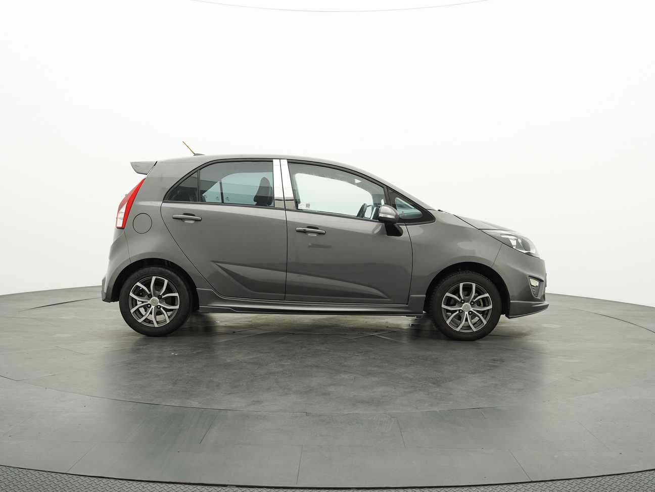 terpakai 2014 Proton Iriz Executive 1.6
