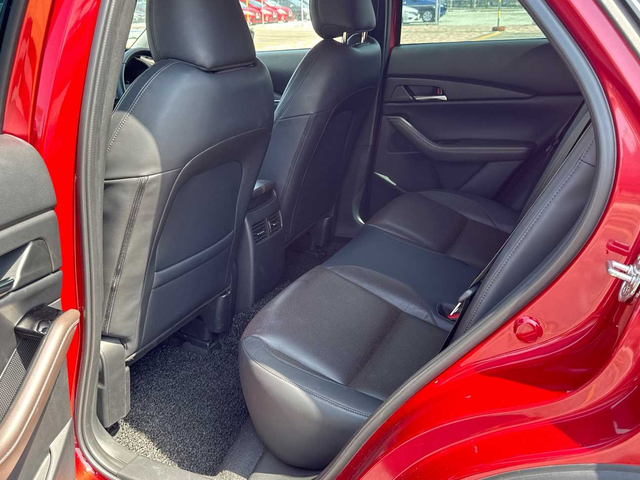 terpakai 2023 Mazda CX-30 SKYACTIV-G High Plus 2.0