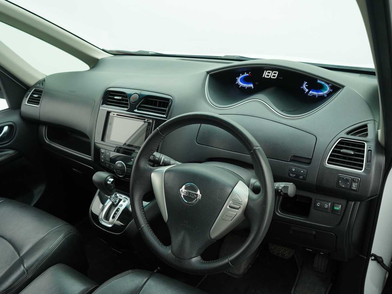 terpakai 2017 Nissan Serena S-Hybrid High-Way Star 2.0