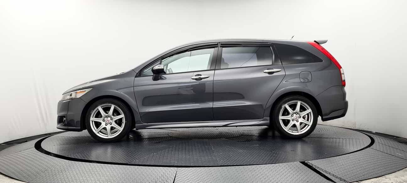 used 2013 Honda STREAM RSZ 1.8