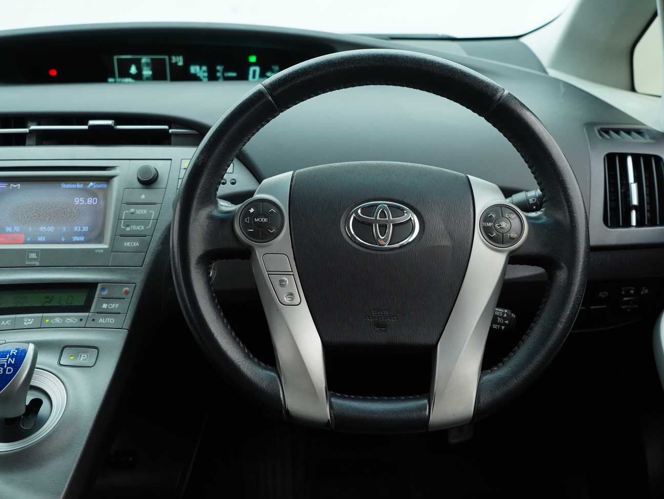 used 2012 Toyota Prius Luxury 1.8