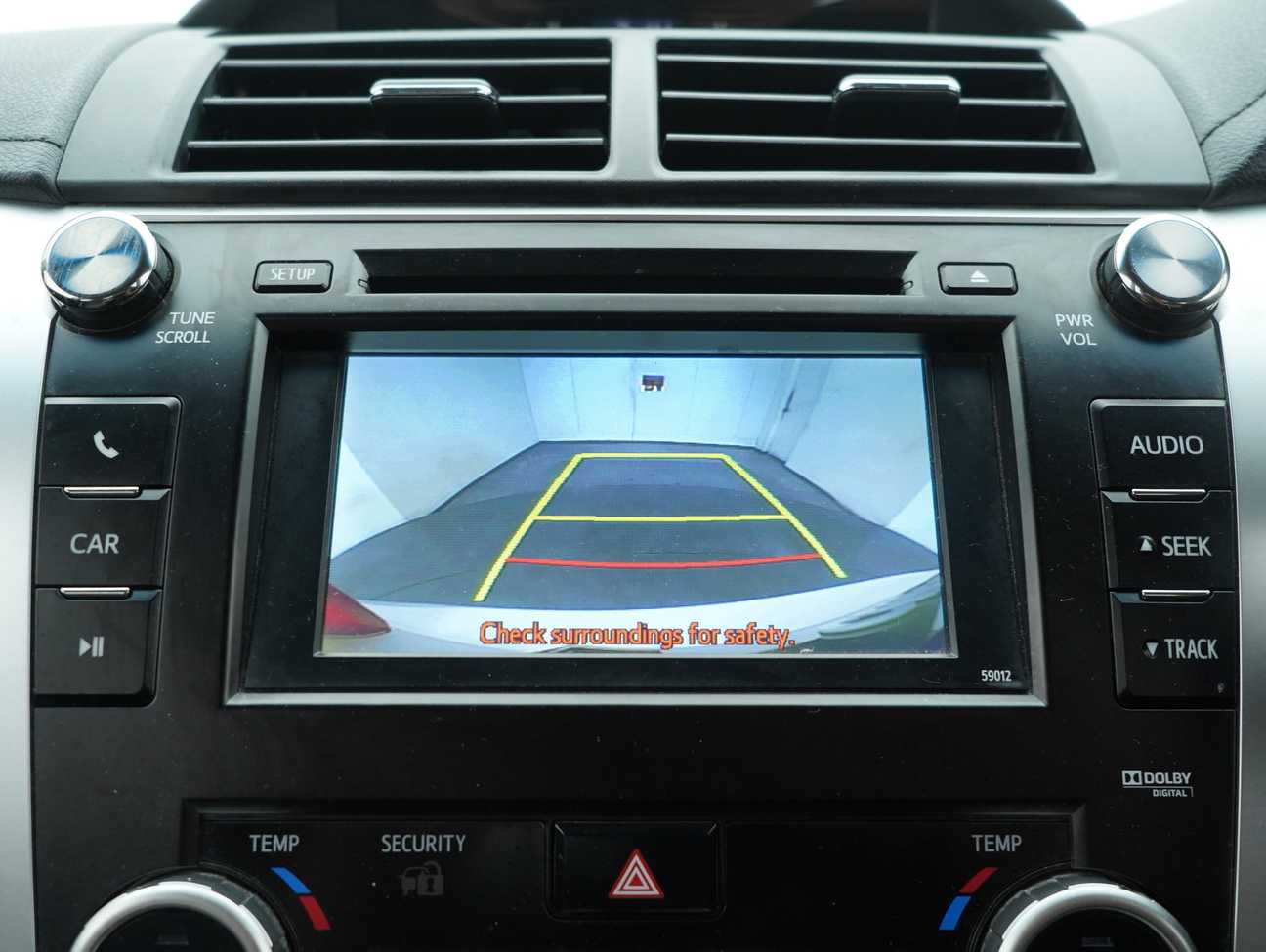 terpakai 2014 Toyota Camry V 2.5