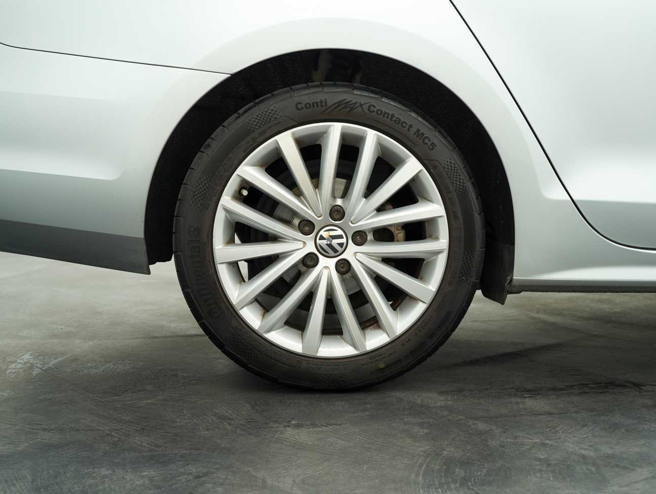 terpakai 2018 Volkswagen JETTA TSI HIGHLINE (CKD) 1.4