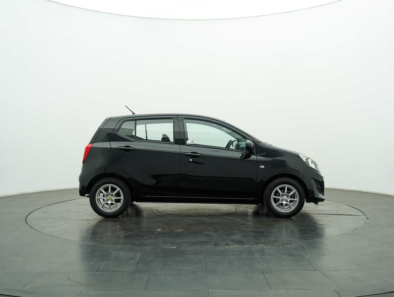 terpakai 2015 Perodua AXIA G 1.0