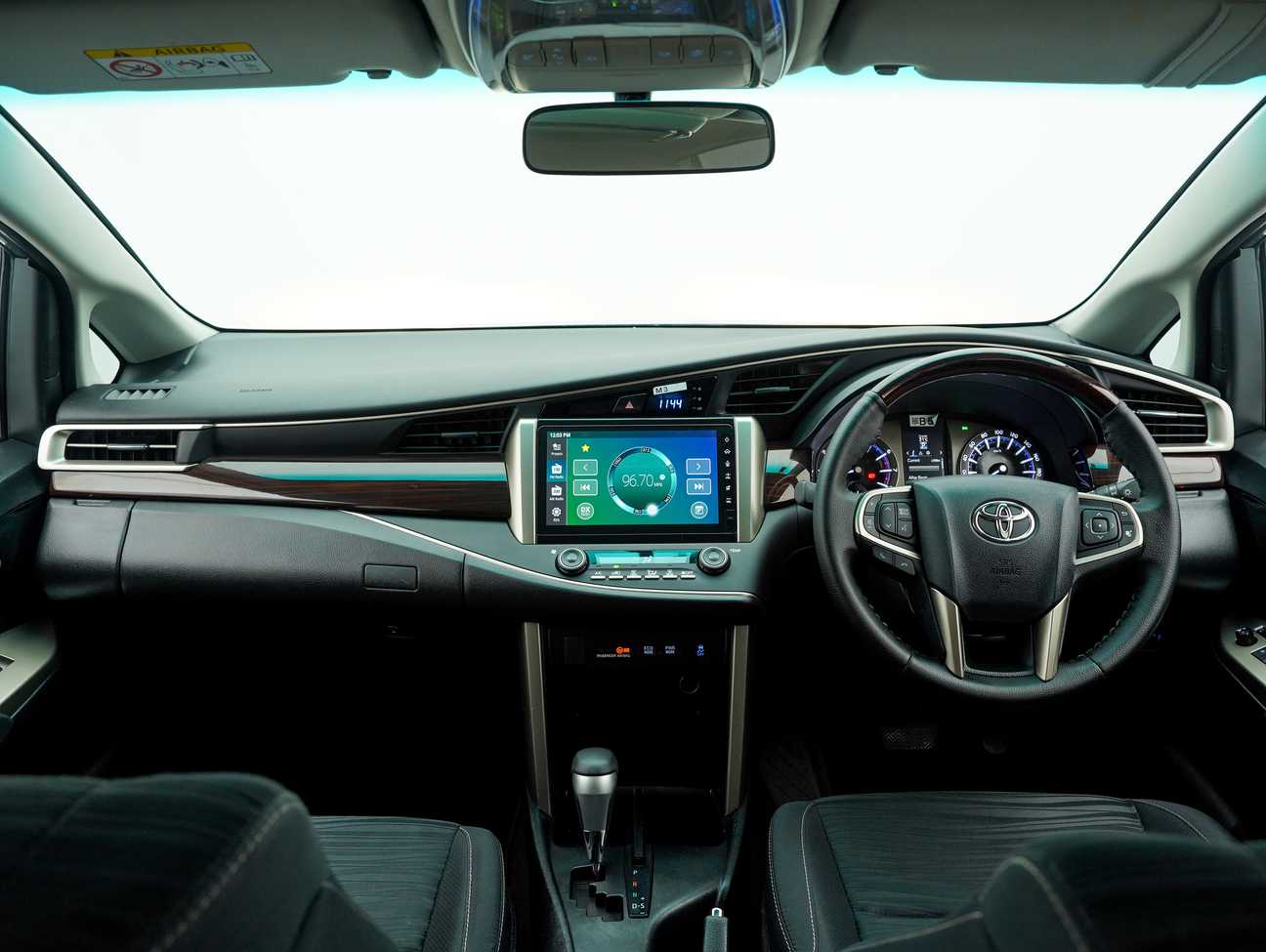 terpakai 2020 Toyota Innova G 2.0