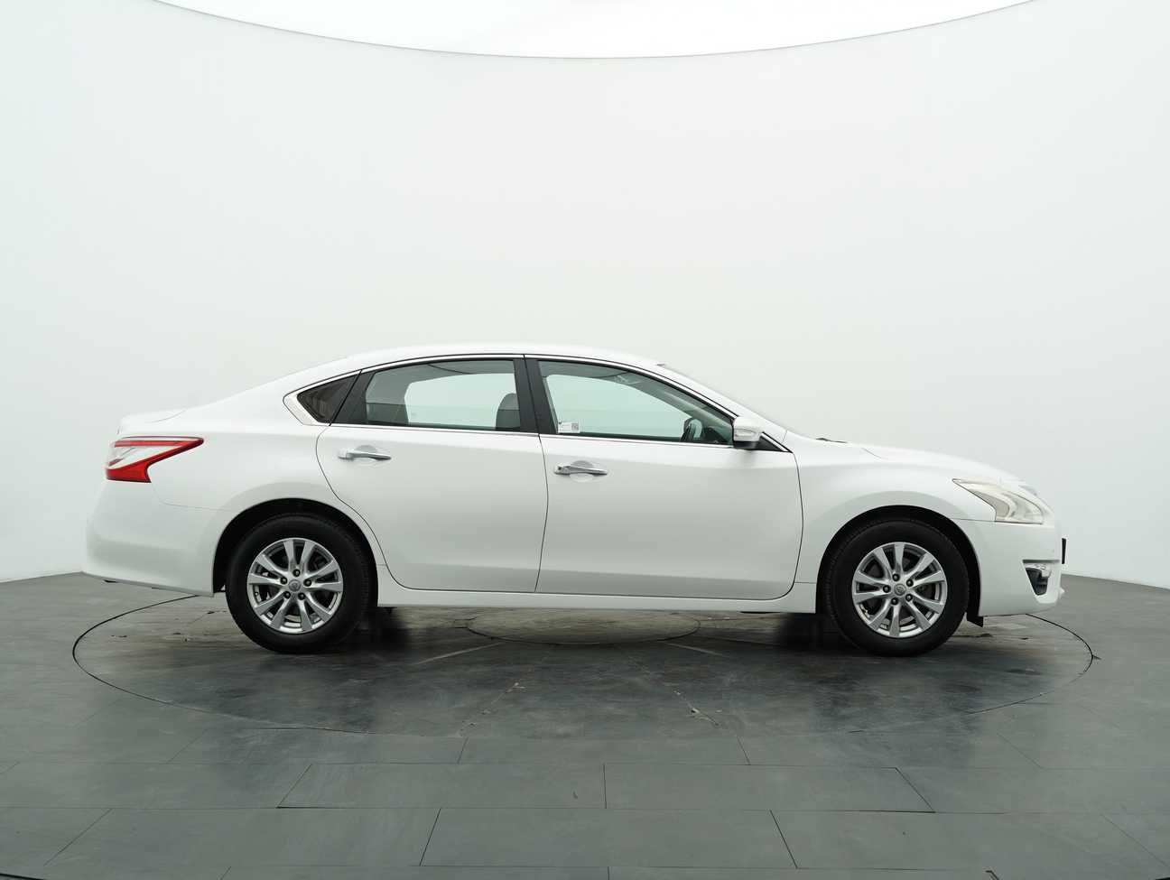 used 2014 Nissan Teana XL 2.0