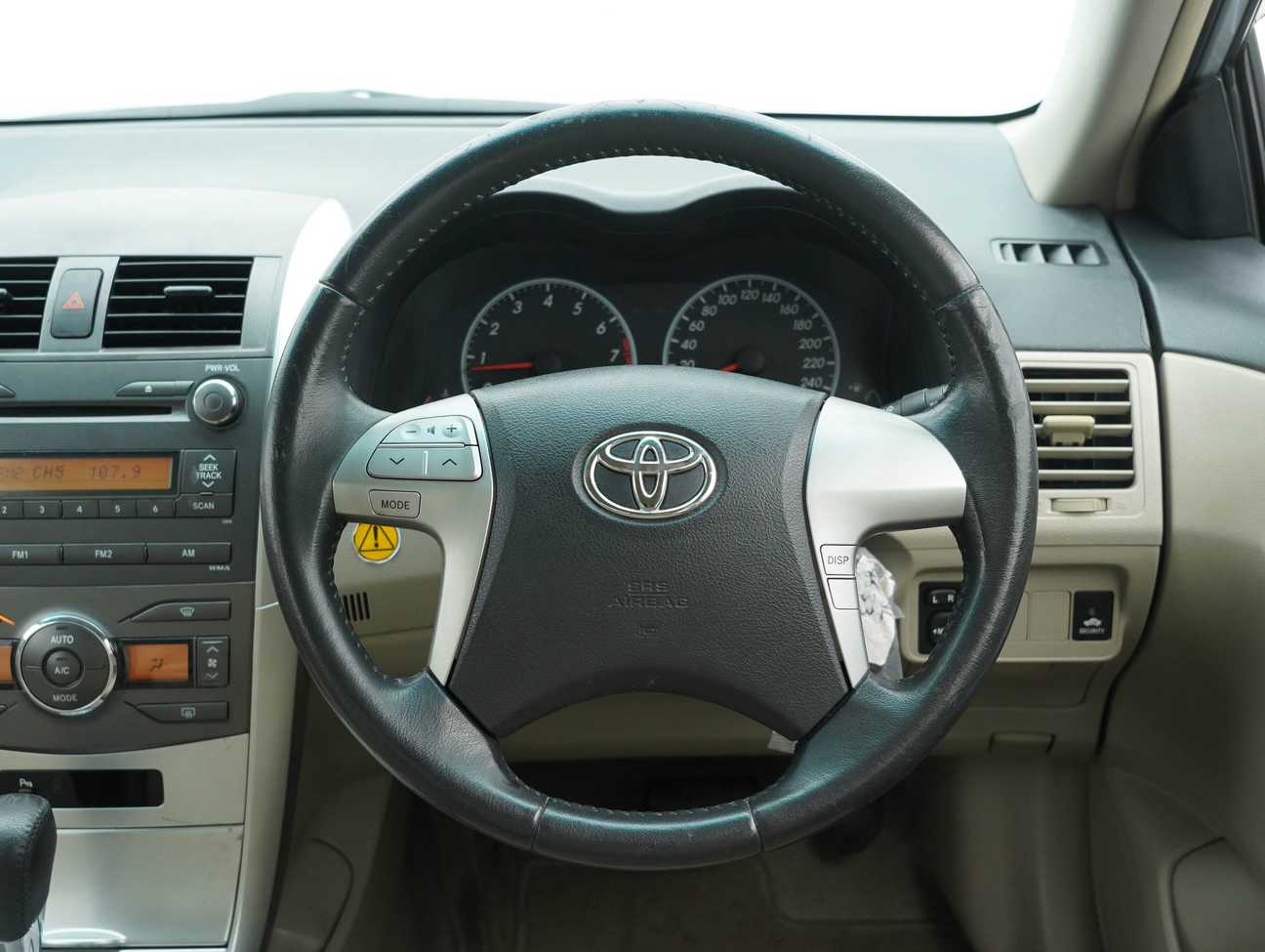 used 2013 Toyota Corolla Altis E 1.8