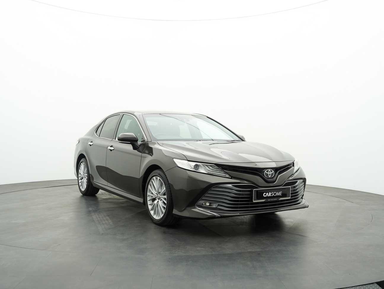 terpakai 2019 Toyota CAMRY V 2.5