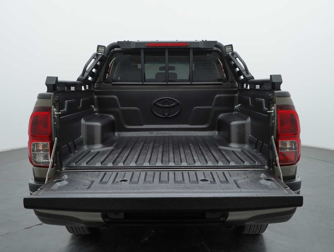 used 2023 Toyota Hilux E Dual Cab 2.4
