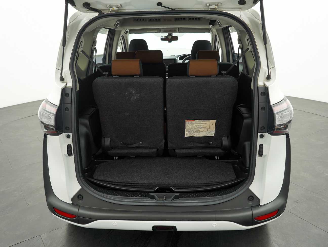 used 2018 Toyota Sienta V 1.5