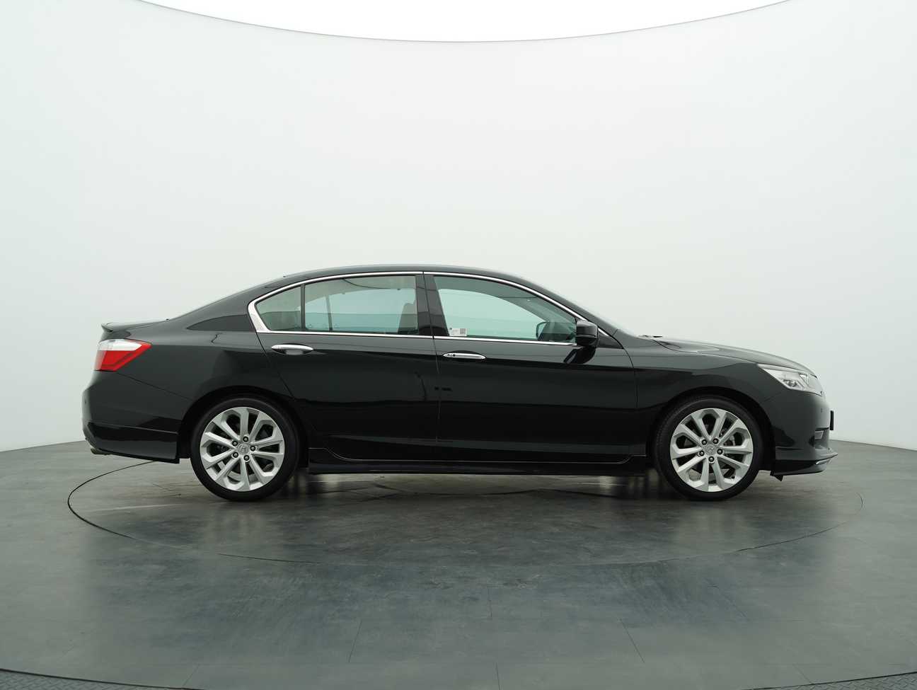 used 2014 Honda Accord VTi-L 2.4