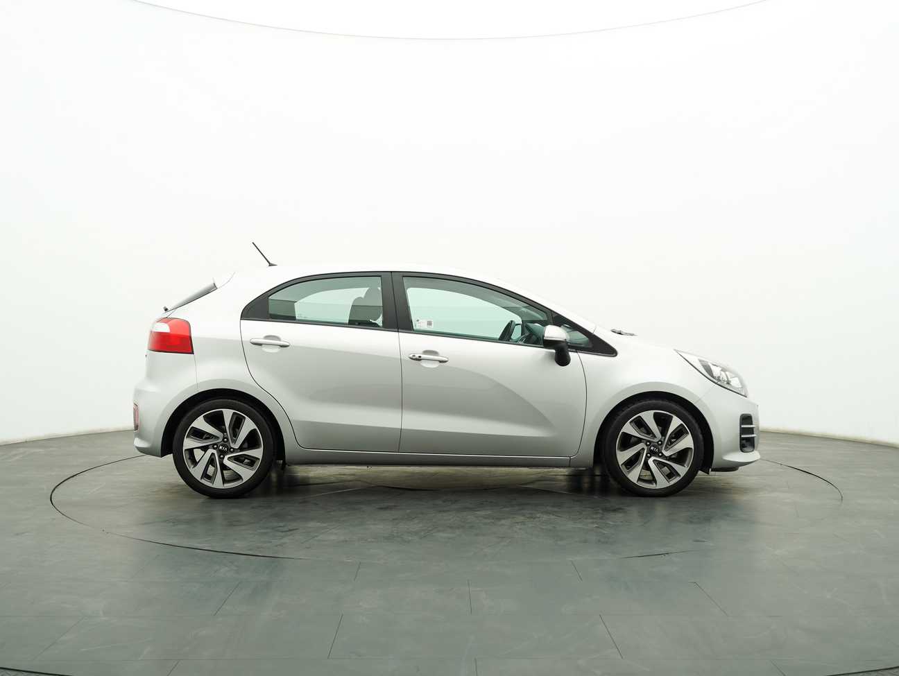 terpakai 2015 Kia Rio SX 1.4