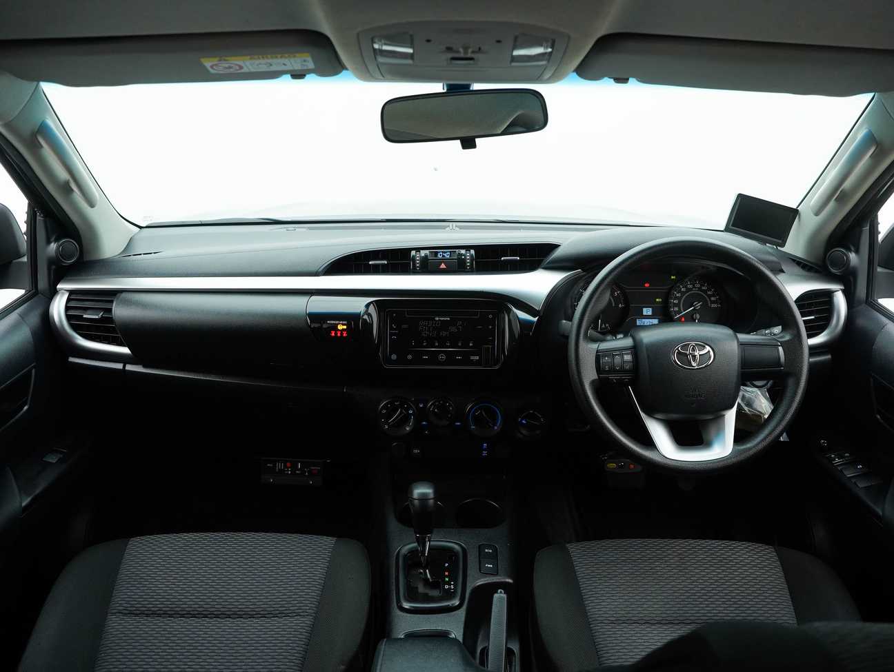 terpakai 2021 Toyota Hilux E Dual Cab 2.4