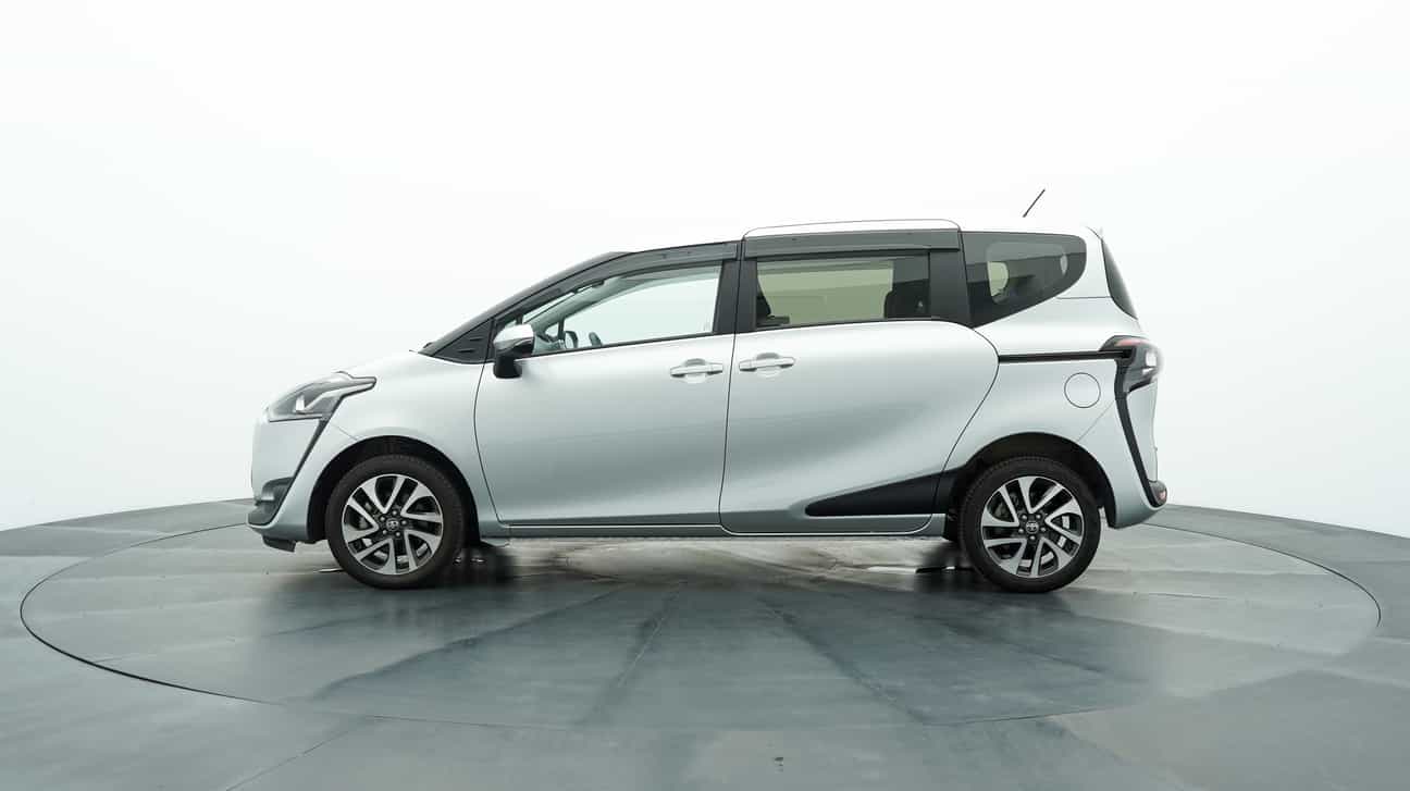 used 2017 Toyota SIENTA V 1.5