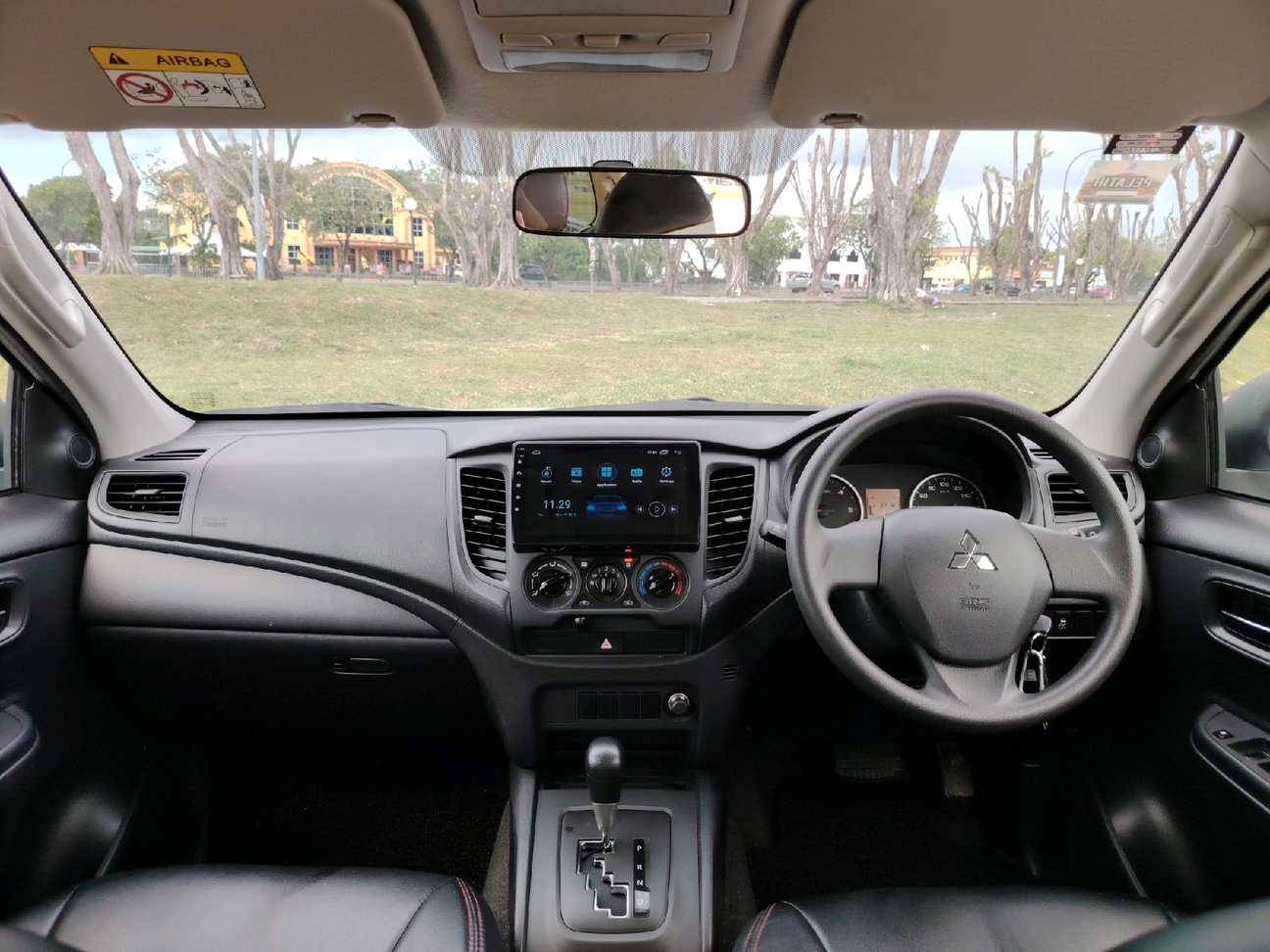 terpakai 2023 Mitsubishi Triton VGT Dual Cab 2.4
