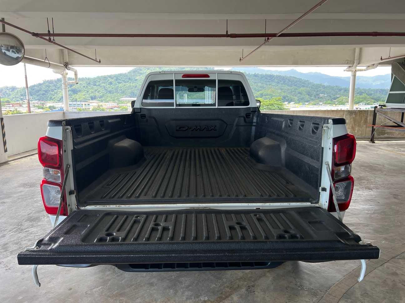 terpakai 2023 Isuzu D-Max Single Cab 1.9