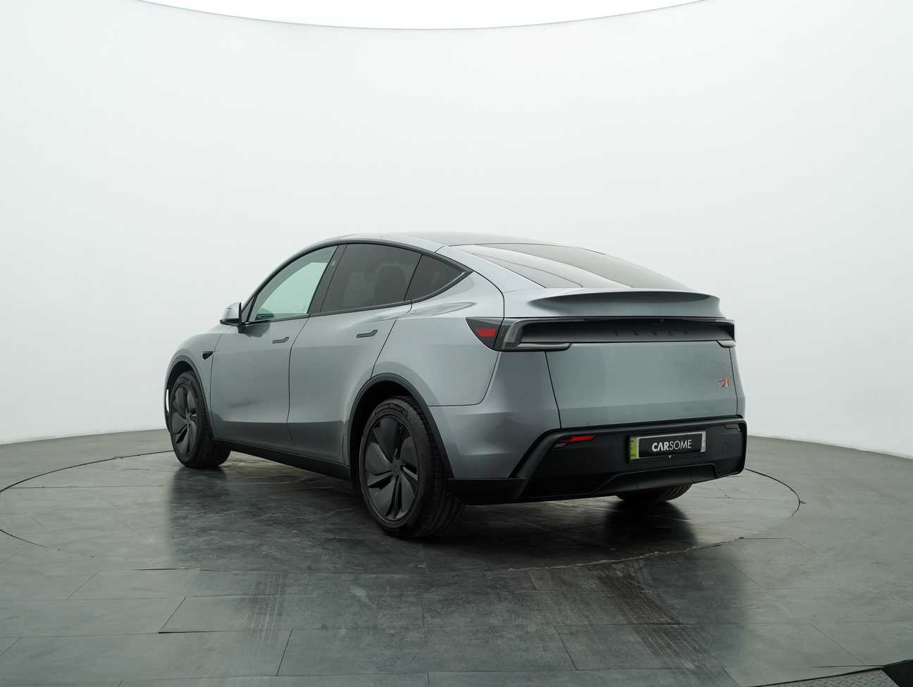 used 2025 Tesla Model Y Standard Range 