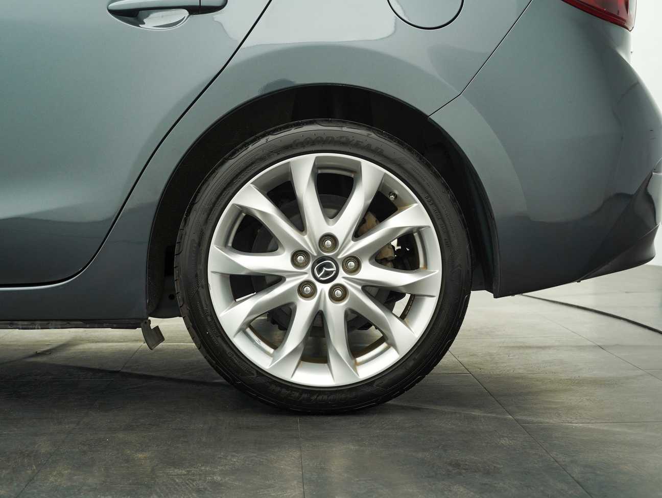 terpakai 2014 Mazda 3 SKYACTIV-G 2.0