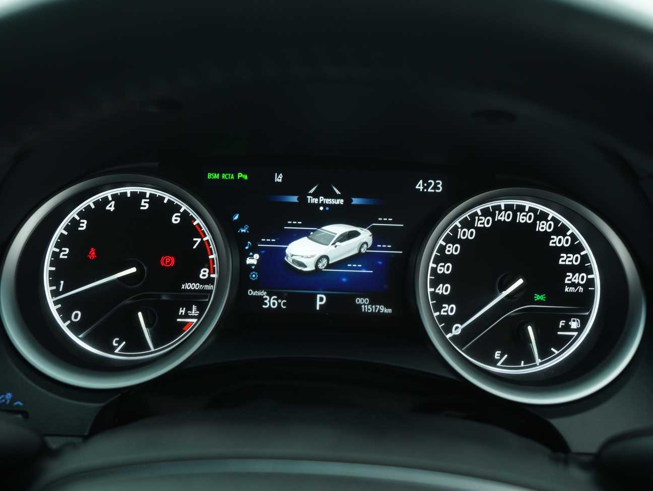 used 2018 Toyota Camry V 2.5