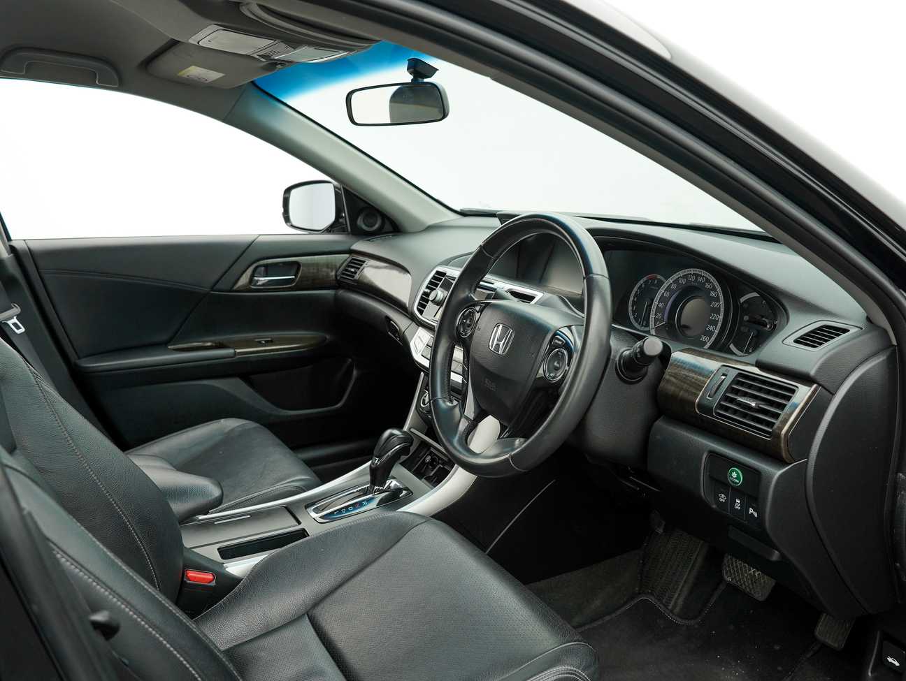 terpakai 2014 Honda Accord VTi-L 2.0