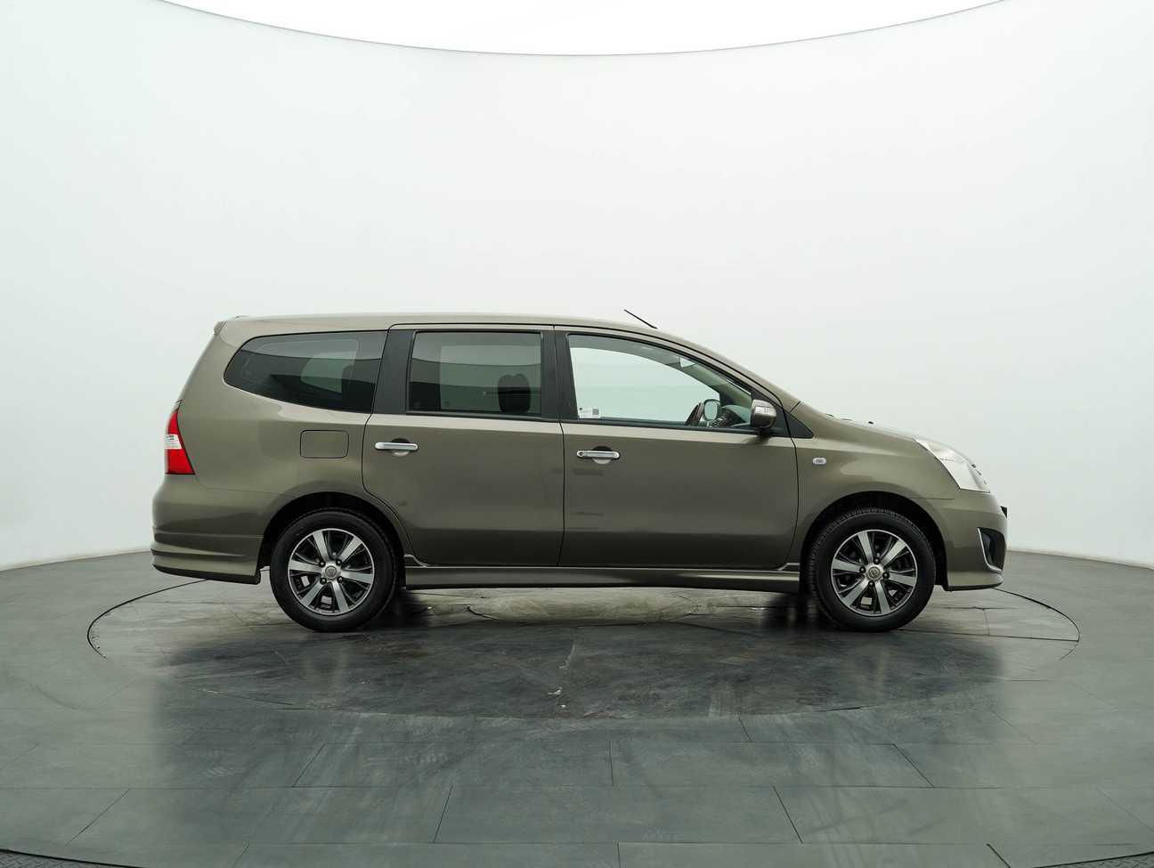 used 2013 Nissan Grand Livina Autech 1.8