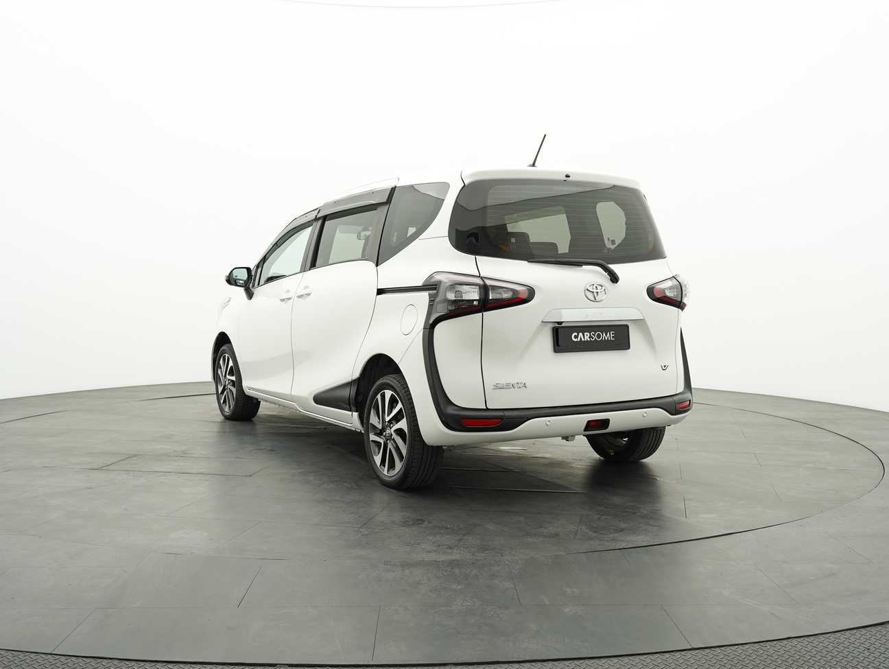 used 2017 Toyota Sienta V 1.5