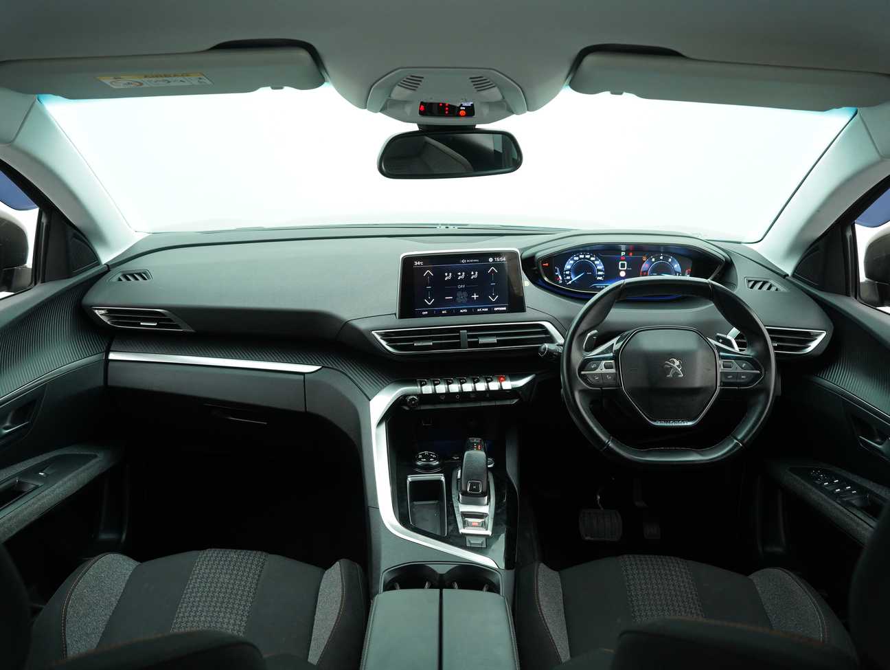 terpakai 2018 Peugeot 3008 THP Active 1.6