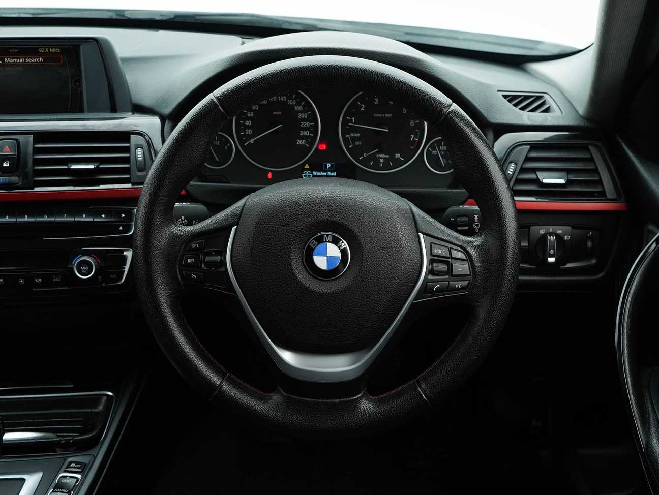 used 2014 BMW 320i Sport Line 2.0