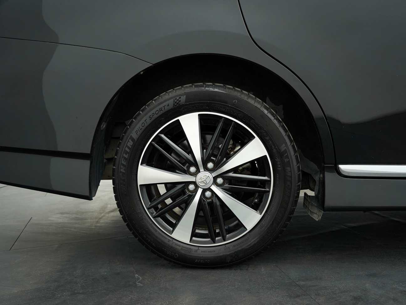 used 2013 Toyota Wish G 1.8