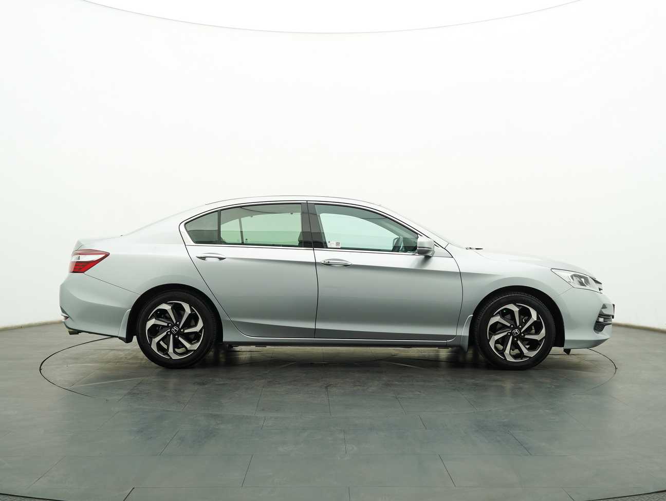 terpakai 2018 Honda Accord VTi-L 2.0