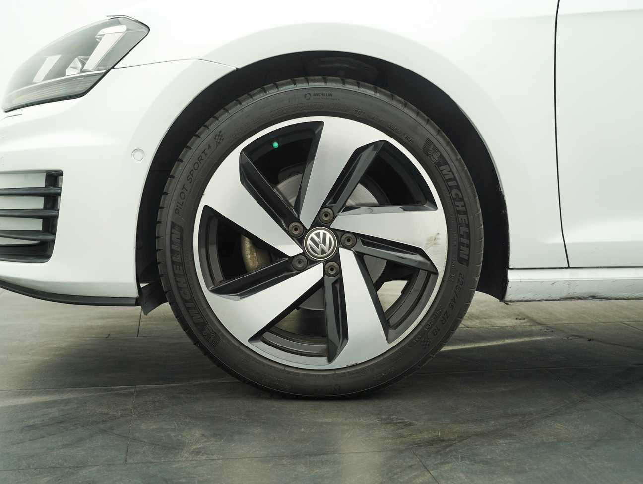 used 2016 Volkswagen Golf TSI Highline 1.4