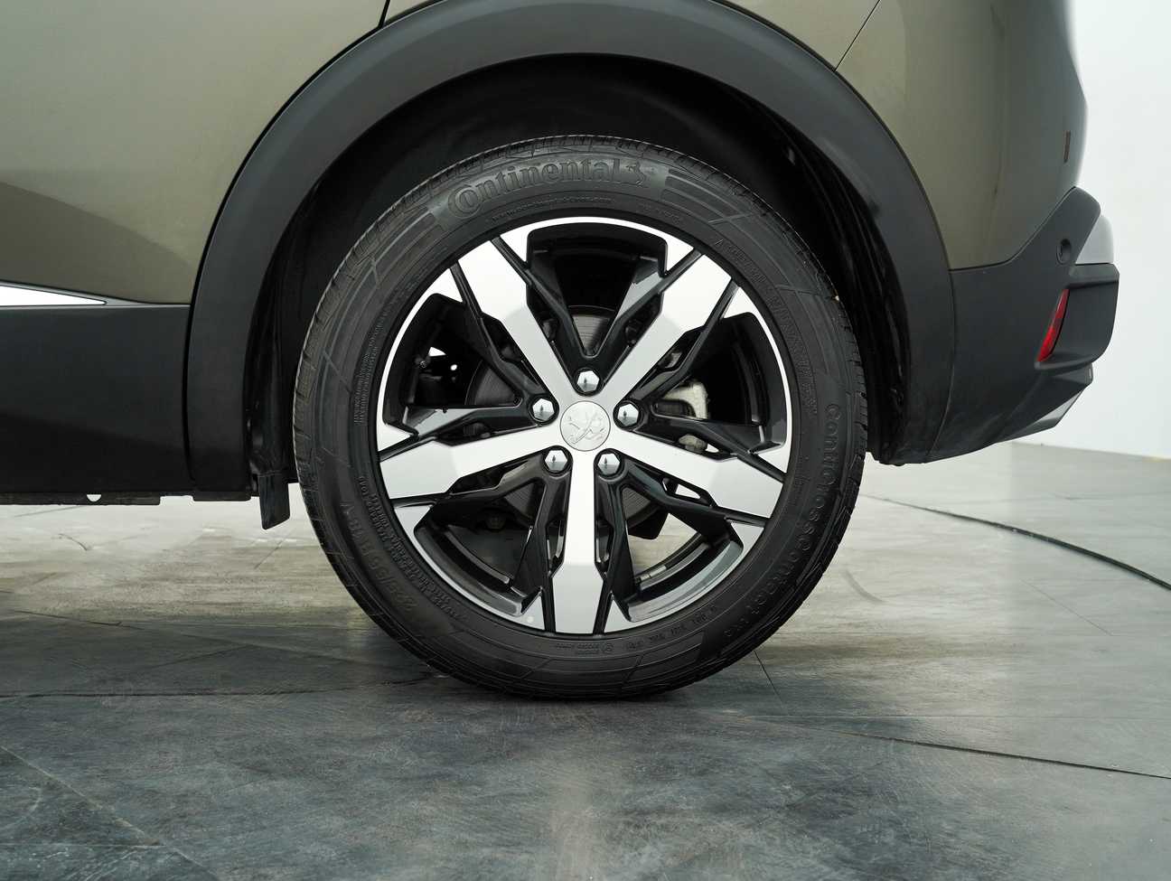 terpakai 2021 Peugeot 3008 THP Plus Allure 1.6