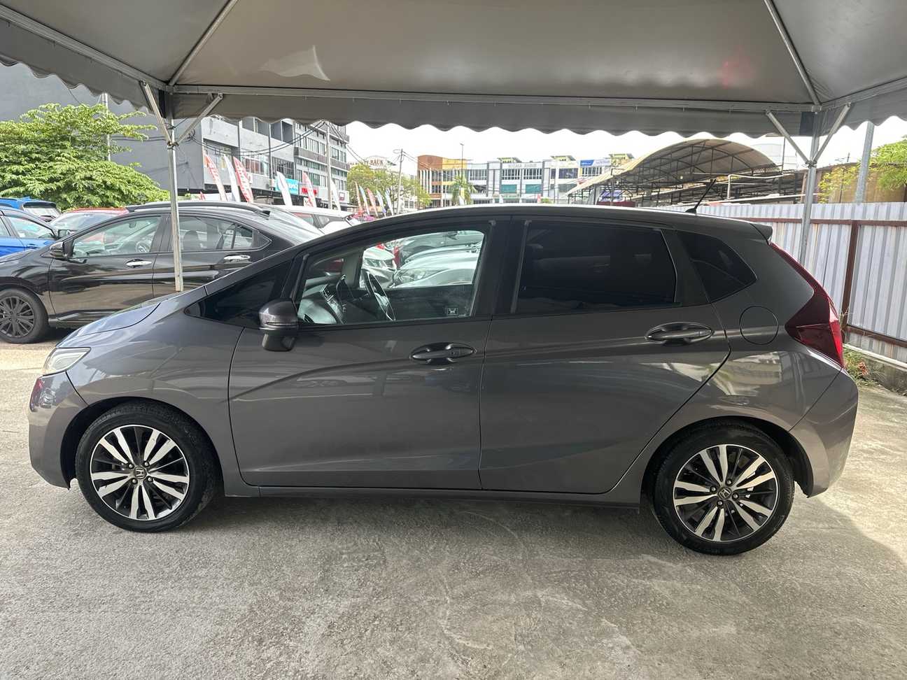 used 2015 Honda Jazz V 1.5