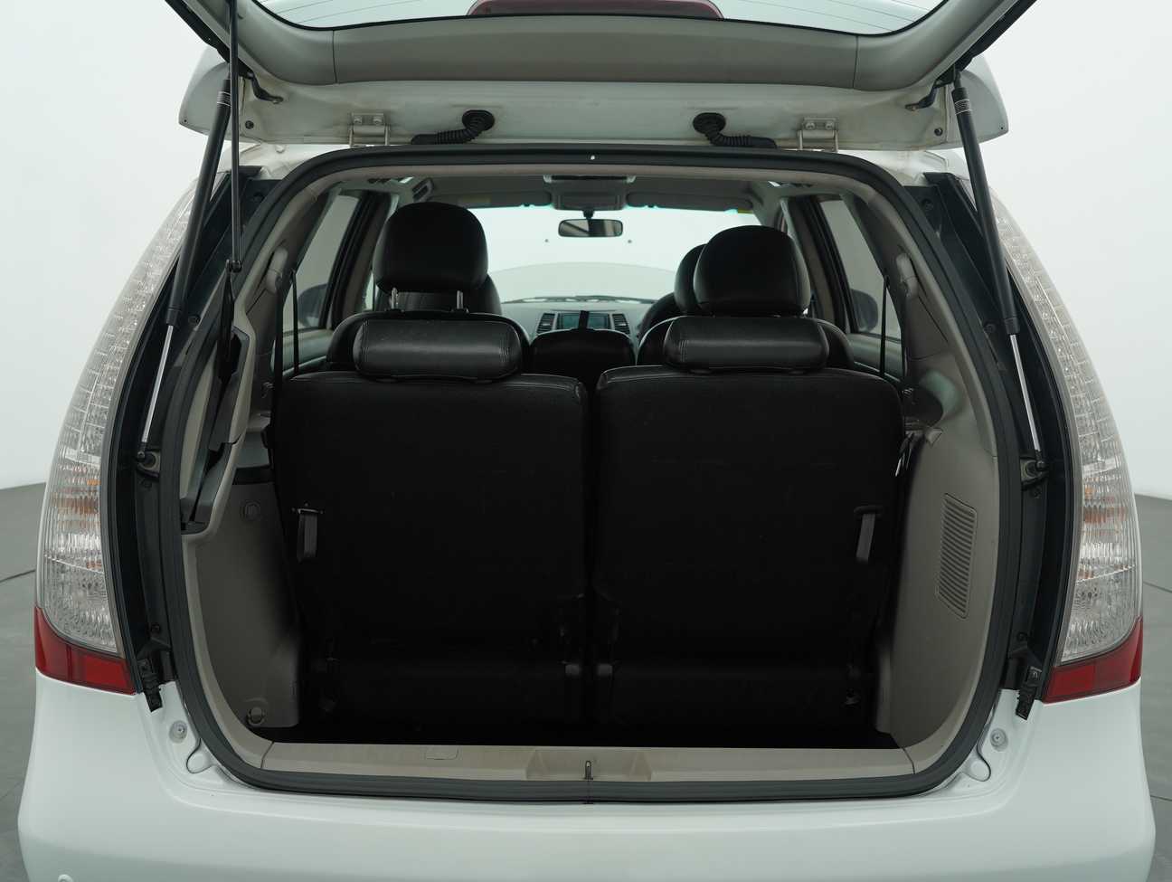 used 2011 Mitsubishi Grandis  2.4