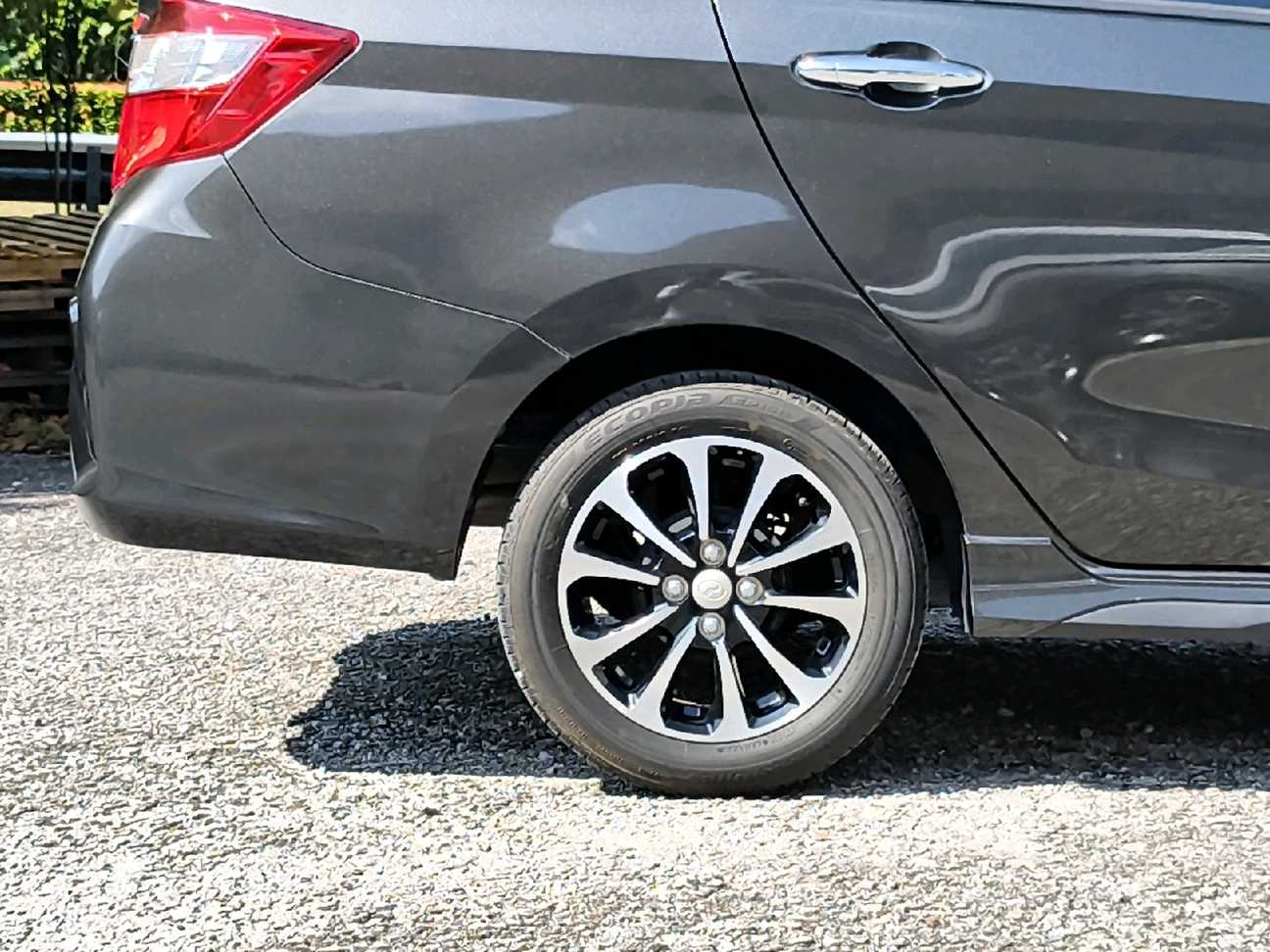 terpakai 2023 Perodua Bezza Advance 1.3