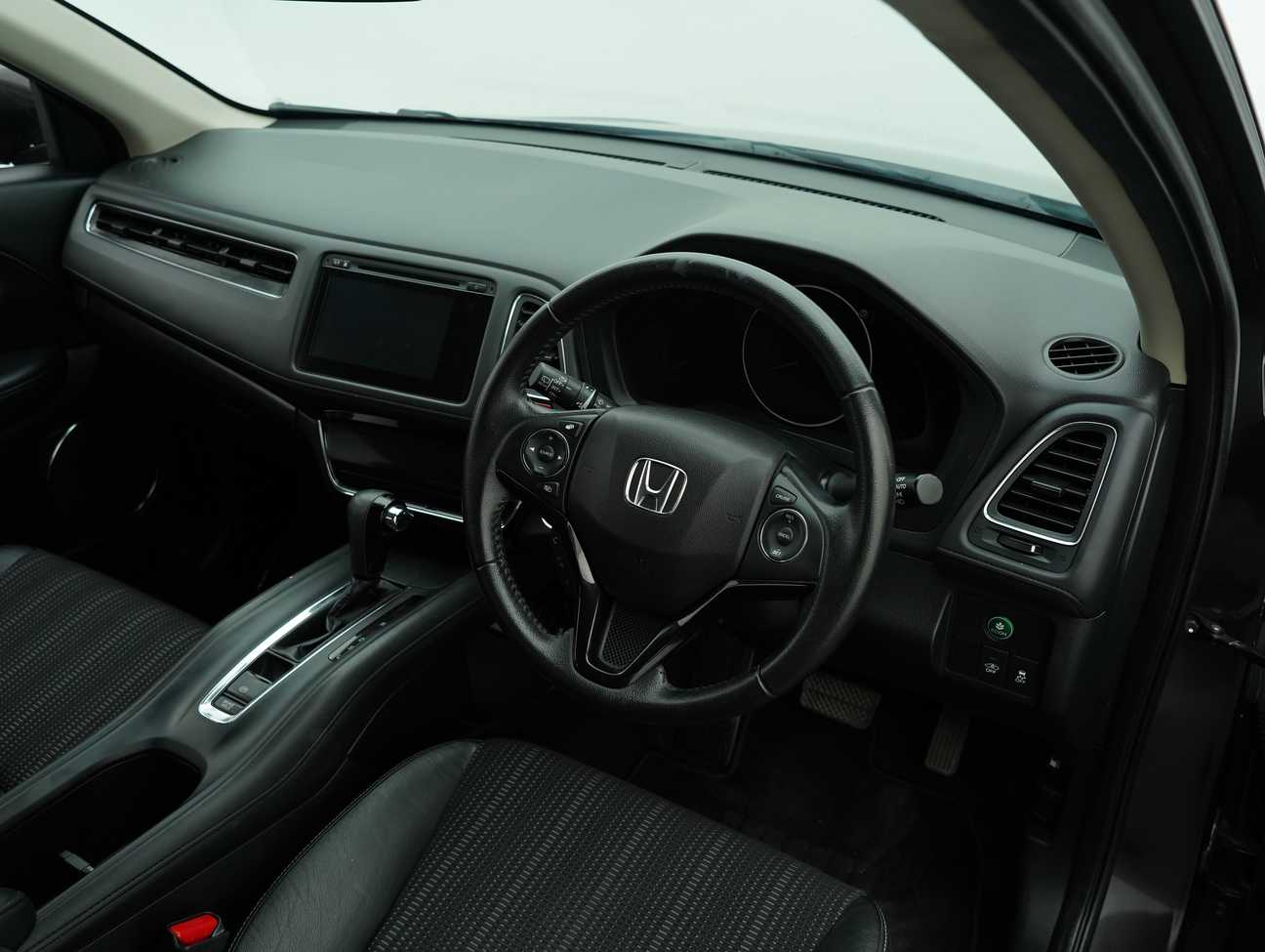 used 2015 Honda HR-V V 1.8