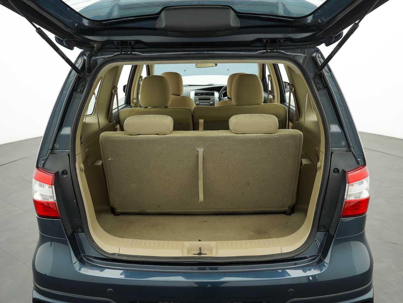 used 2014 Nissan Grand Livina Comfort 1.6