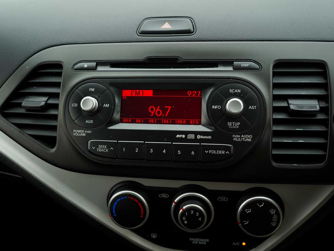 terpakai 2013 Kia PICANTO  1.2