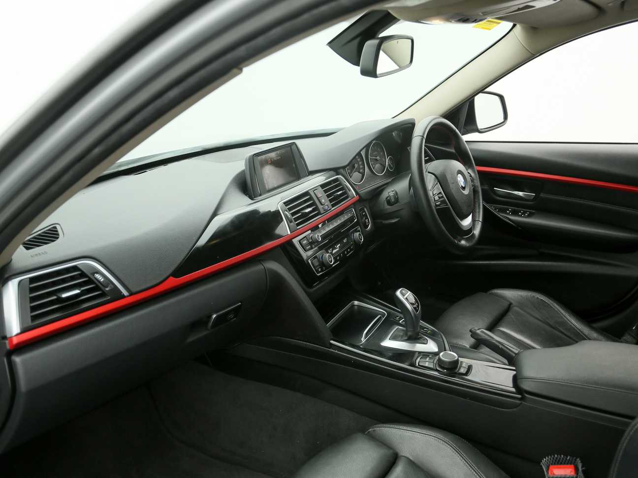 used 2016 BMW 320i Sport Line 2.0