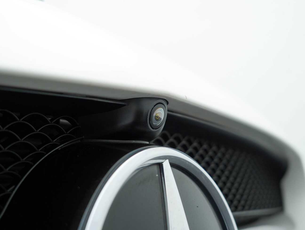 terpakai 2018 Mercedes-Benz C300 Avantgarde AMG Line 2.0