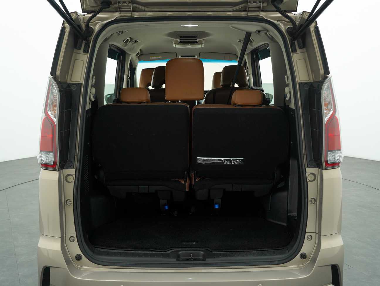 used 2018 Nissan Serena S-Hybrid High-Way Star Premium 2.0